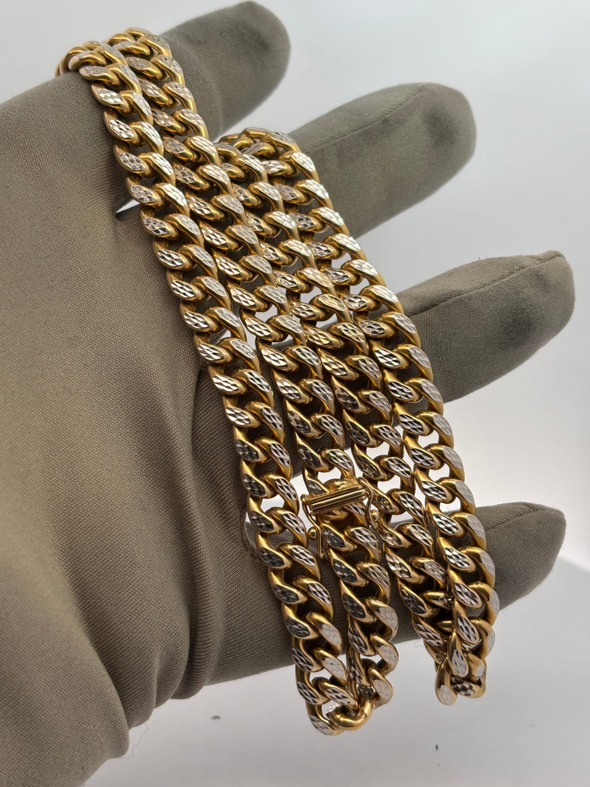 Bijoux Liquidation | Remise à Neuf 8.5mm Cuban link diamond cut