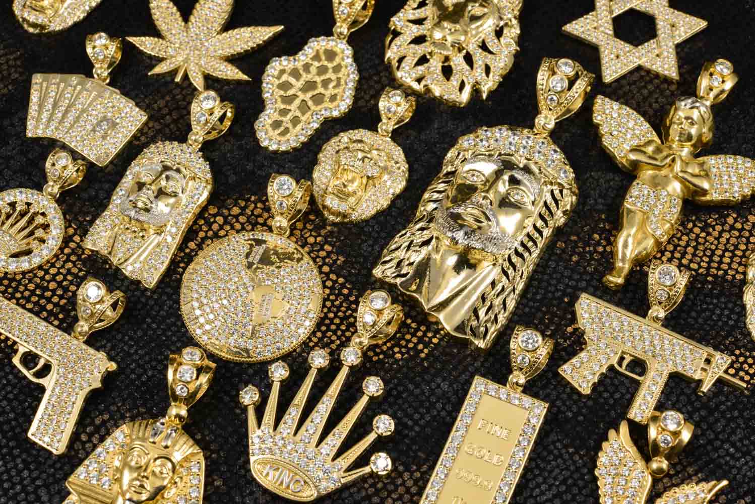 Pendentifs Jésus et Anges en Or Jaune 10K