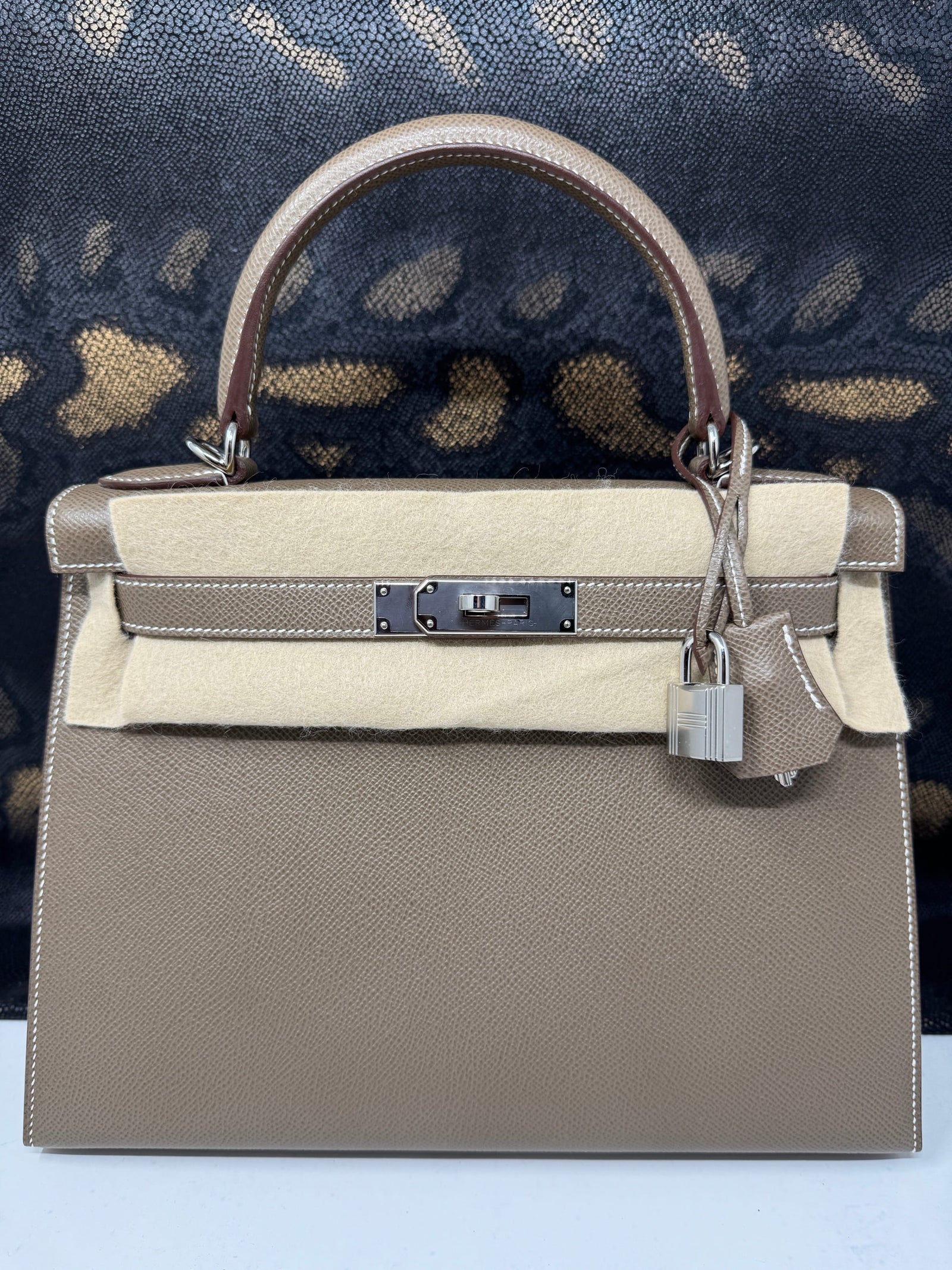 Kelly 28 Epsom Etoupe Palladium Hardware