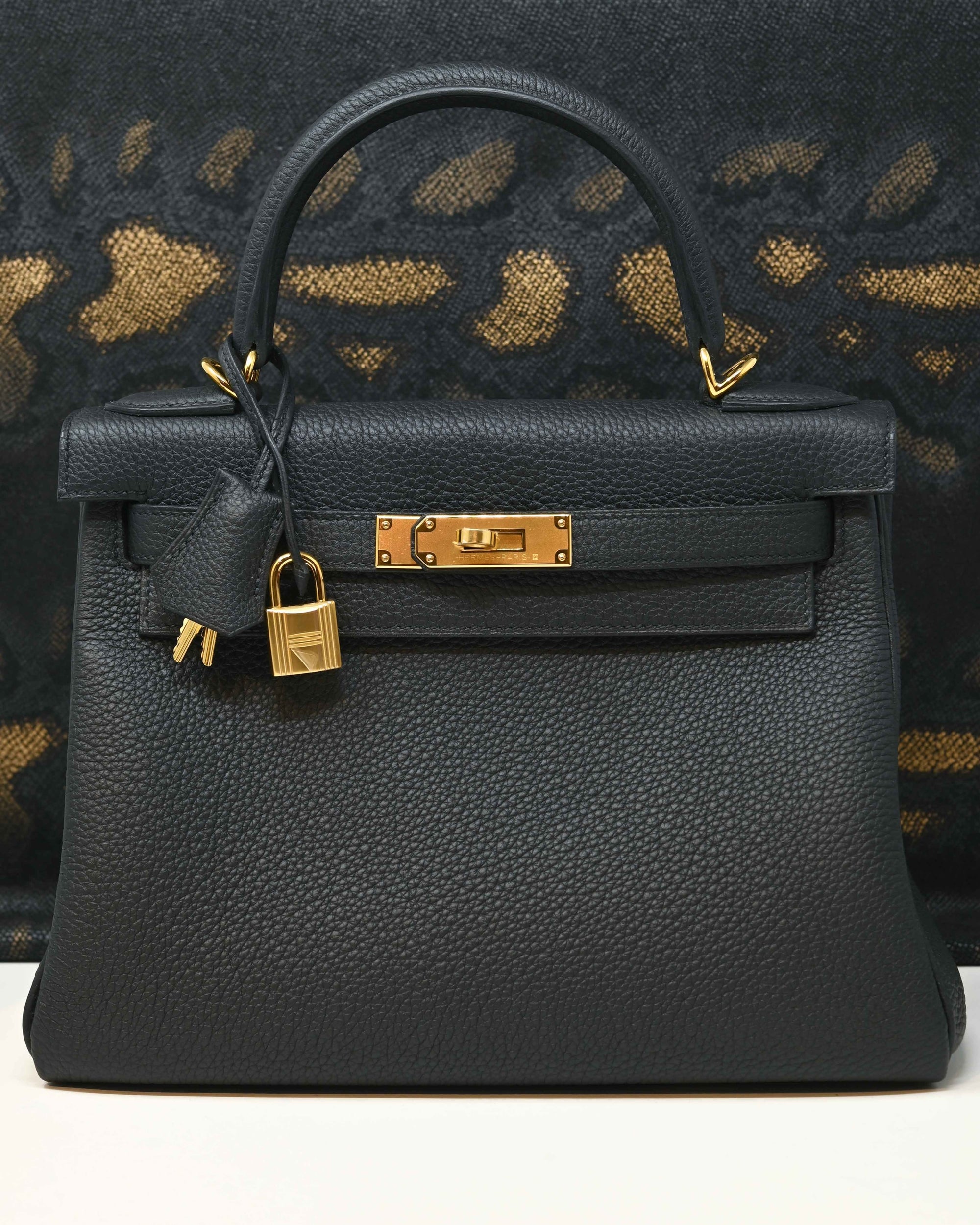 Kelly 28 Togo Noir Gold Hardware