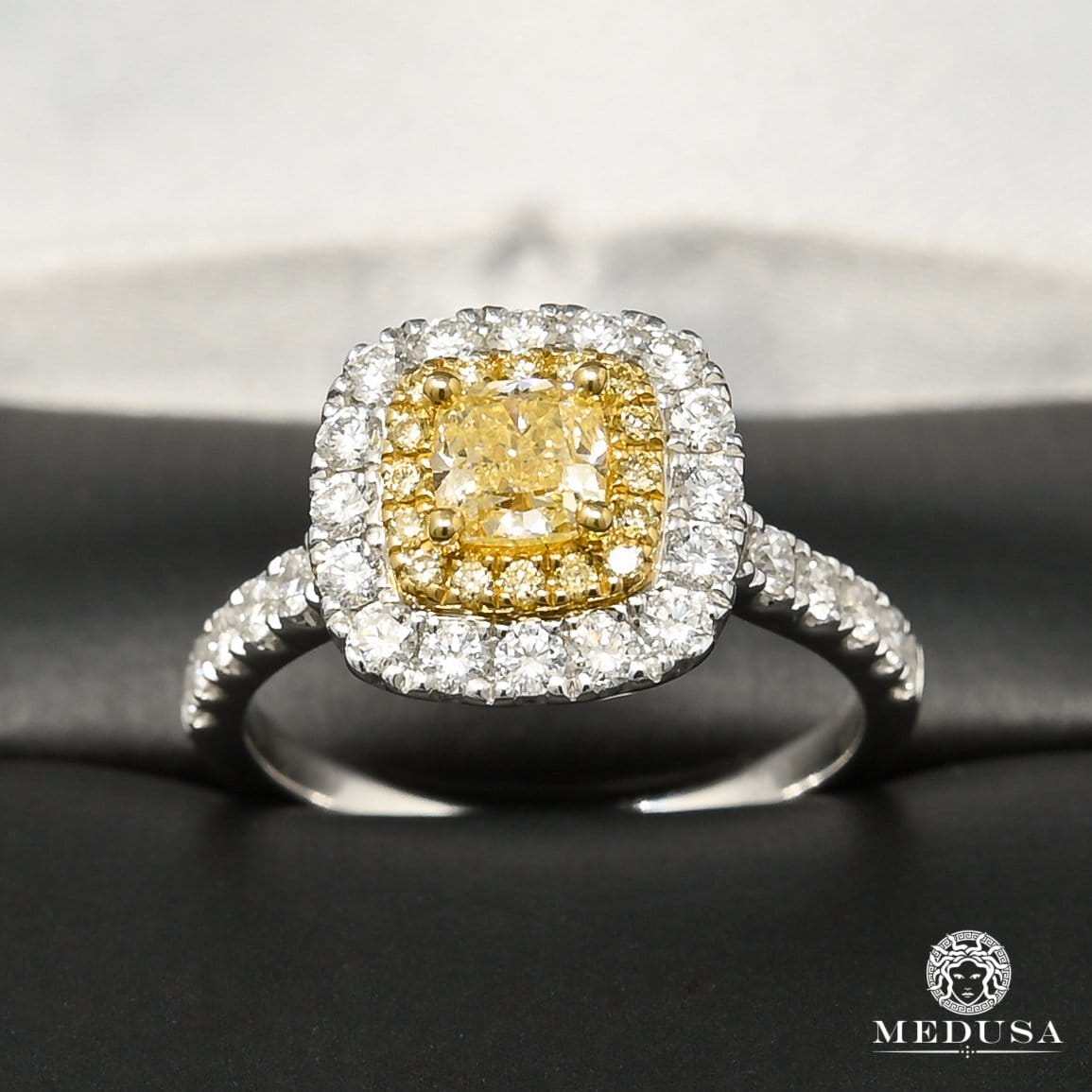 Bague à Diamants en Or 18K | Bague Fiançaille Trinity D6 - Bague Solitaire 60PT Yellow Canary Or Blanc