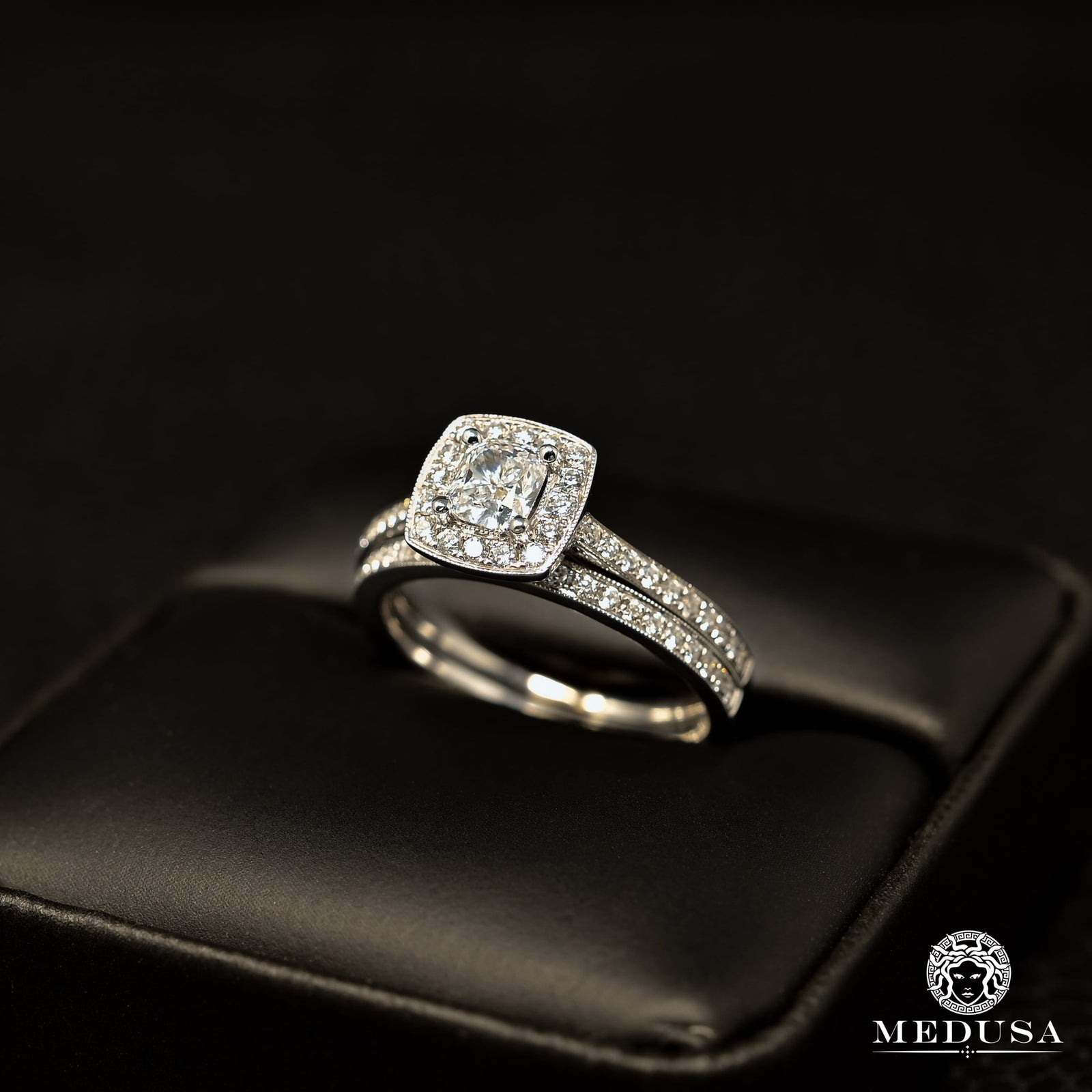 Bague à Diamants en Or 18K | Bague Fiançaille Trinity Set F4 - Bague Solitaire 50PT Cushion Cut Or Blanc